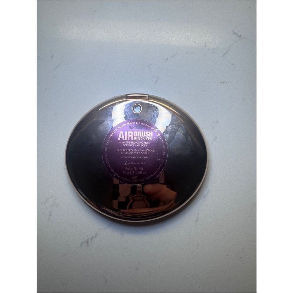 Charlotte Tilbury Bronzer - 2 Medium - Picture 3 of 3